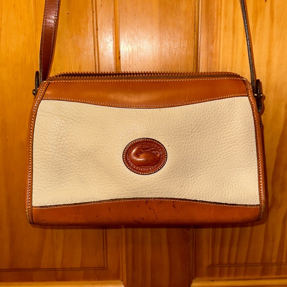 Vintage Dooney and Bourke crossbody purse